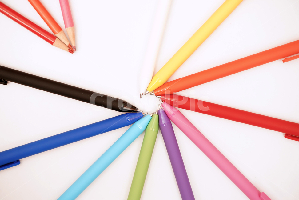 크레용,볼펜,무지개색,색감,색연필,무지개,다양한,빨강,노랑,주황,핑크,초록,보라,파랑,검정,흰색,색채,학용품,문구류,사무용품,학용품,문구류,사무용품,school supplies,stationery,office supplies
