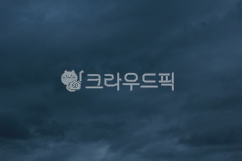 sky,cloud,cloud background,sky background,background,skybackgroun,cloudbackground,dawn