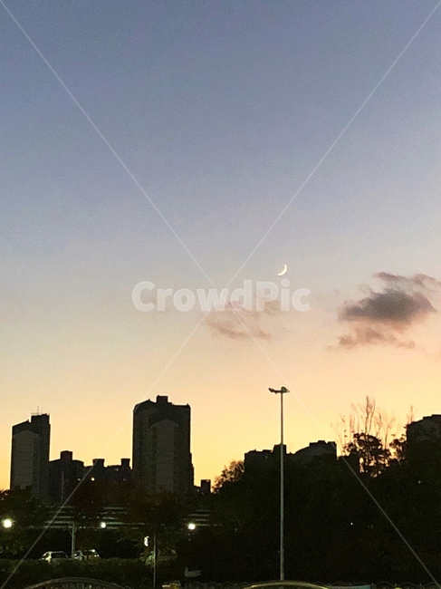 nature,자연,outdoors,옥외,달,moon,하늘,sky,노을,붉은하늘,구름