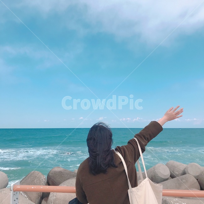 바다,여자,뒷모습,인물,손짓,해변,sea,girl,사람,인물,인간,human,person,여성,여자,woman,female,lady