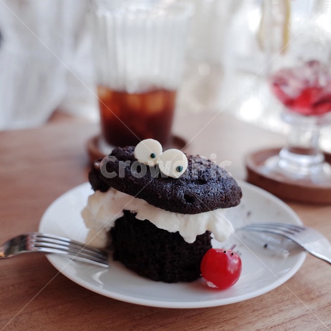 카페,케이크,커피,아메리카노,쿠키,초코케이크,브라우니,디저트,cafe,cake,cookie,cupcake,brownie,coffee,dessert,food,음식,감성사진,디저트,간식,후식,dessert,snack