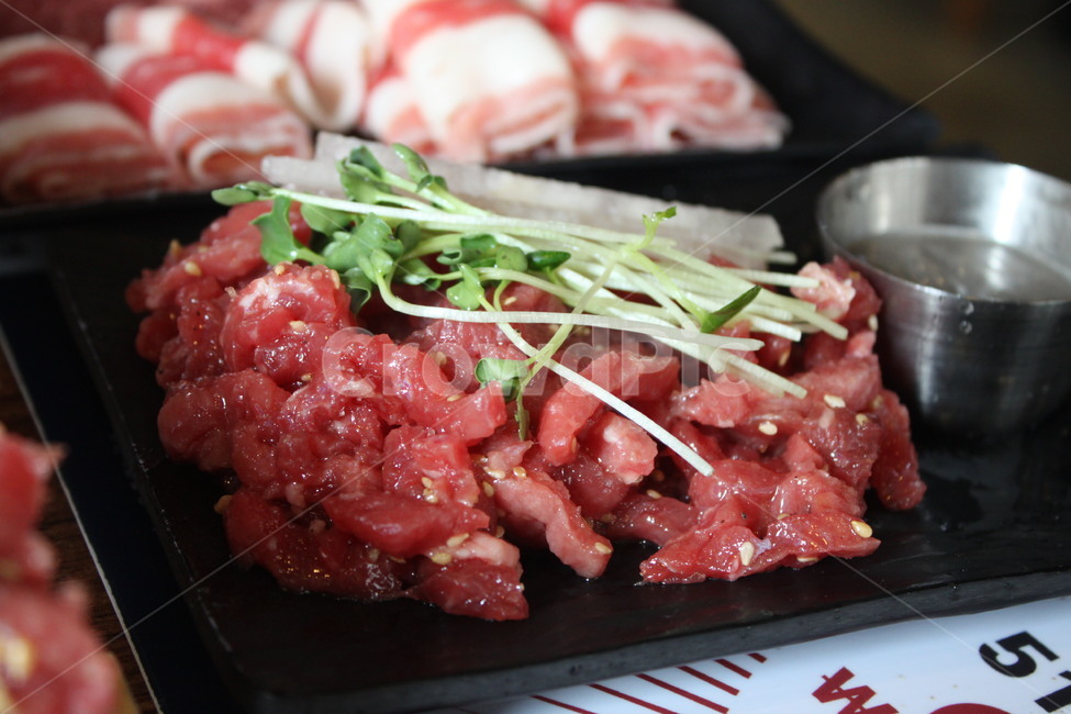 육회,소고기,맛있는,고소한,음식,음식,식재료,요리,food,cook,meal,dishes,food reserves,육류,고기,meat