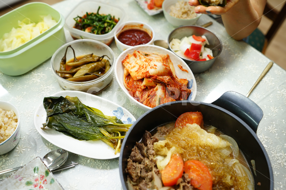 나물,명이나물,장아찌,식사,음식,집밥,식탁,먹방,푸드,한국식,한식,한국음식,먹거리,고기,육식,채소,음식,식재료,요리,food,cook,meal,dishes,food reserves,한식,한국음식,한국요리,korean food,korean dishes,korean meal,korean cook
