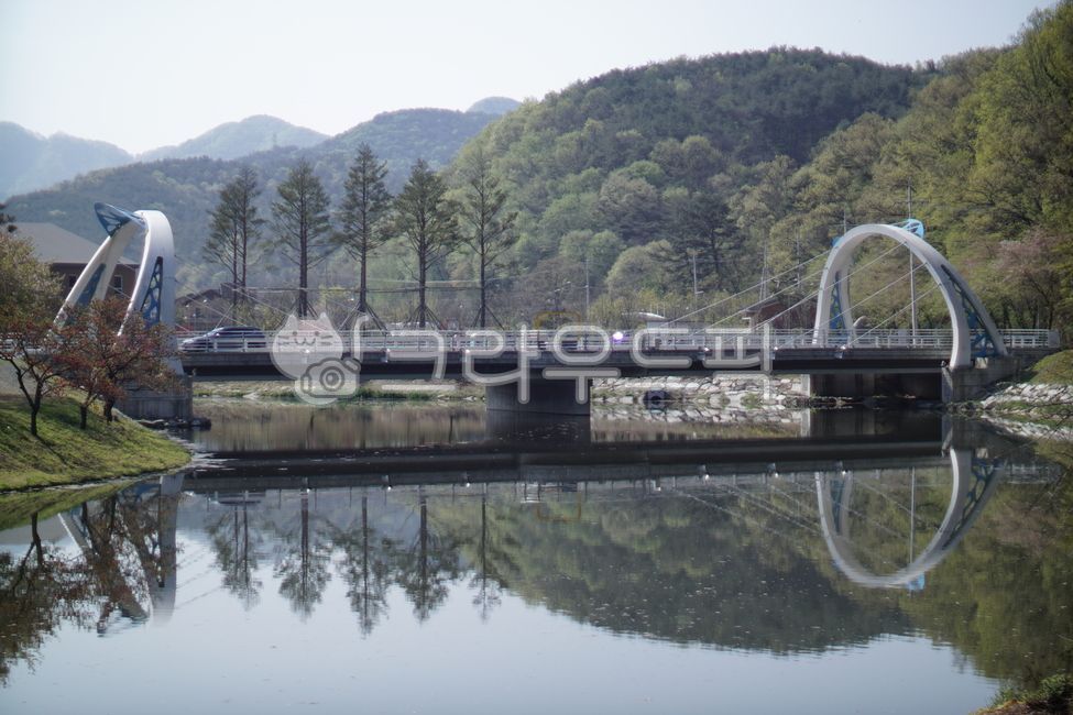 Reflection,bridge,entrance,county park,spring