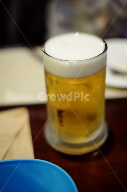alcohol,lager,drinking party,mainstream,hop,bar,draft beer,bubble,beer cup,beer mug,pub,beer,Hope,beer foam