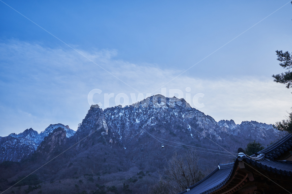 산,설악산,하늘,바위,봉우리,국립공원,풍경,겨울,계절,winter,season,자연,풍경,nature,landscape,mountain,outdoors,옥외,mountain range,산맥