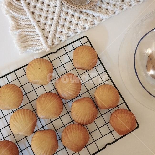 마들렌,생크림마들렌,베이킹,빵,쿠키,홈메이드,홈베이킹,수제쿠키,madeleine,bread,cookie,homemade,과자,snack,간식,디저트,dessert,baking,조개쿠키,조개모양,cake,케이크,디저트,간식,후식,dessert,snack