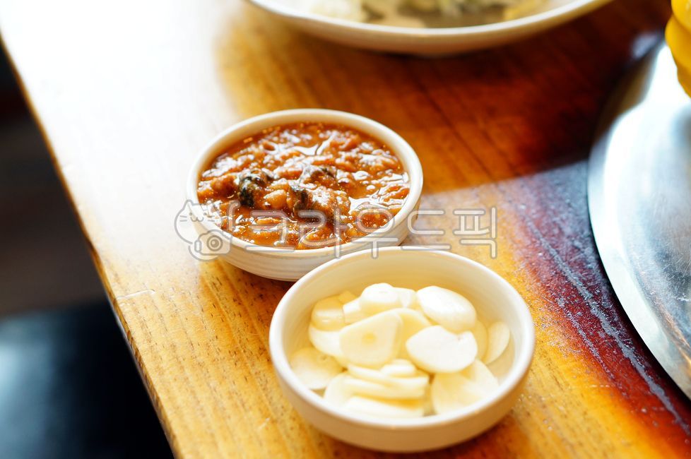 meal,garlic,dish,Ssamjang,Korean,wrapping,cooking,vegetable,food