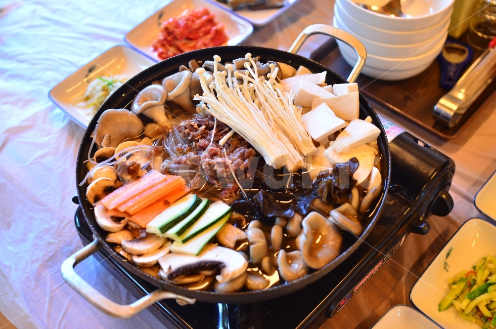 버섯전골,한식먹방,한식체험,쇠고기전골,음식사진,음식,식재료,요리,food,cook,meal,dishes,food reserves,한식,한국음식,한국요리,korean food,korean dishes,korean meal,korean cook
