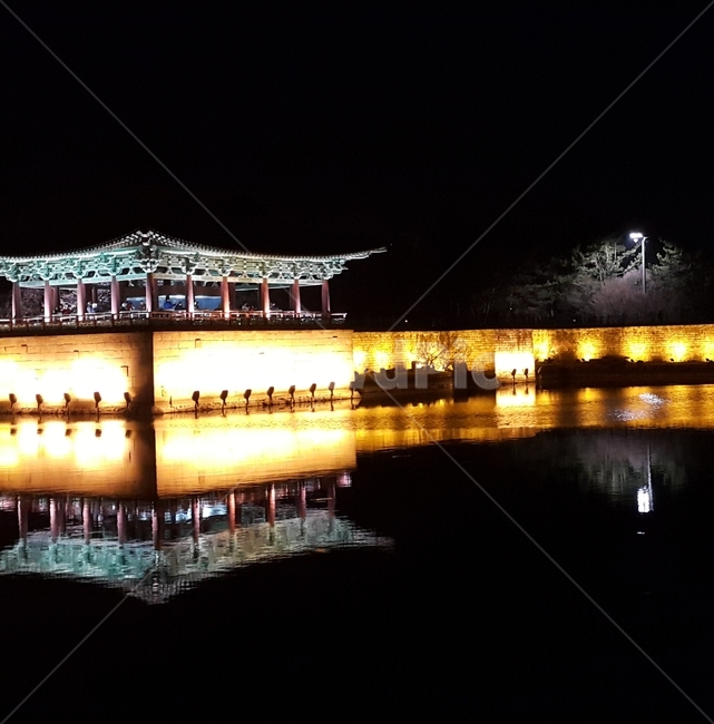 야경,고즈넉,밤,호수,빛반사,조명