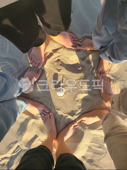 발,단체발,모래사장,해변,바닷가