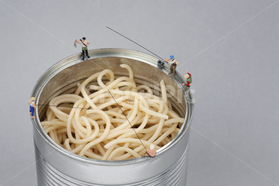 낚시,스포츠,오브젝트,피싱,취미,여가,중년층,남자,어부,캔,깡통,펀,미니어처,사람들,참치캔,물고기,낚싯대,호수,백그라운드,저수지,생선,낚다,어류,레저,월척,취미생활,물통,바다낚시,민물낚시,피규어,아이디어,컨셉,클로즈업,재활용,낚시도구,낚시터,낚시꾼,어장,화이트,흰색,파스타,스파게티,국수,면,음식,통조림,회색,그레이,스포츠,레저,운동,sports,leisure,exercise,연출,컨셉,콘셉,direction,concept
