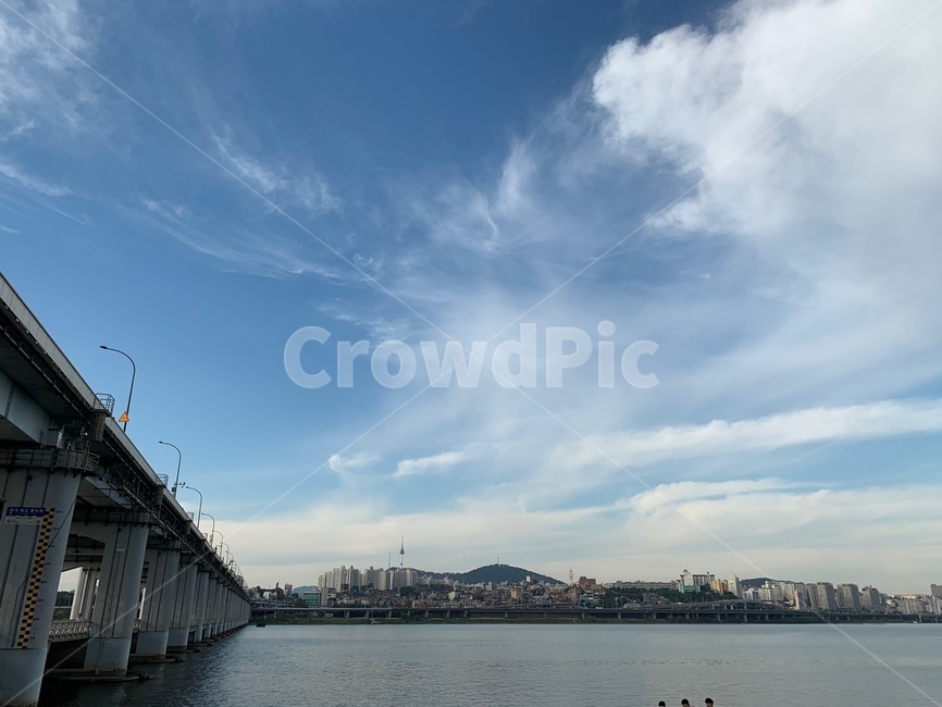 물,한강,교각,남산타워,다리,공원,한국랜드마크,자연,풍경,옥외,하늘,구름,건물,water,waterfront,dock,pier,port,nature,outdoors,korealandmark,river,city,sky,cloud,park,도시,풍경,city,landscape,한국도시풍경,한국도시경관,korea cityscape
