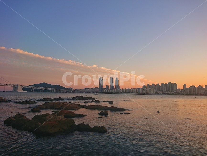 부산,바다,석양,노을,가을하늘,도시,풍경,city,landscape,nature,자연,land,땅,outdoors,옥외,ocean,대양,water,물,sea,shoreline,해안선