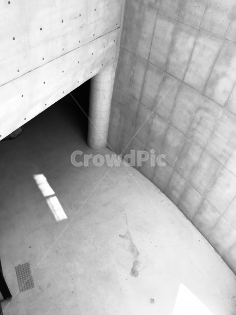 흑백,그림자,햇빛,콘크리트,비축기지,흑백,모노톤,monochrome,black and white,교통,교통수단,traffic,transportation,concrete