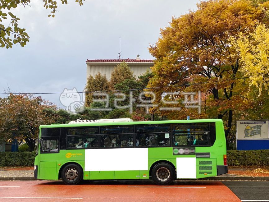 버스,버스광고,목업,목업이미지,광고,광고판,차량광고,시내버스광고,부착광고,옥외광고,판넬,비즈니스,상업광고판,도시배경,사인보드,상업광고,커머셜,비어있는,프레임,광고디자인,빈공간,배경,바탕,백그라운드,사각형광고판,차량,교통수단,bus,busadvertisement,mockup,mockupimage,billboard,vehicleadvertisement,citybusadvertisement,advertisement,outdooradvertisement,panel,business,commercialbillboard,citybackground,signboard,commercialadvertisement,commercial,free,frame,advertisingdesign,emptyspace,background