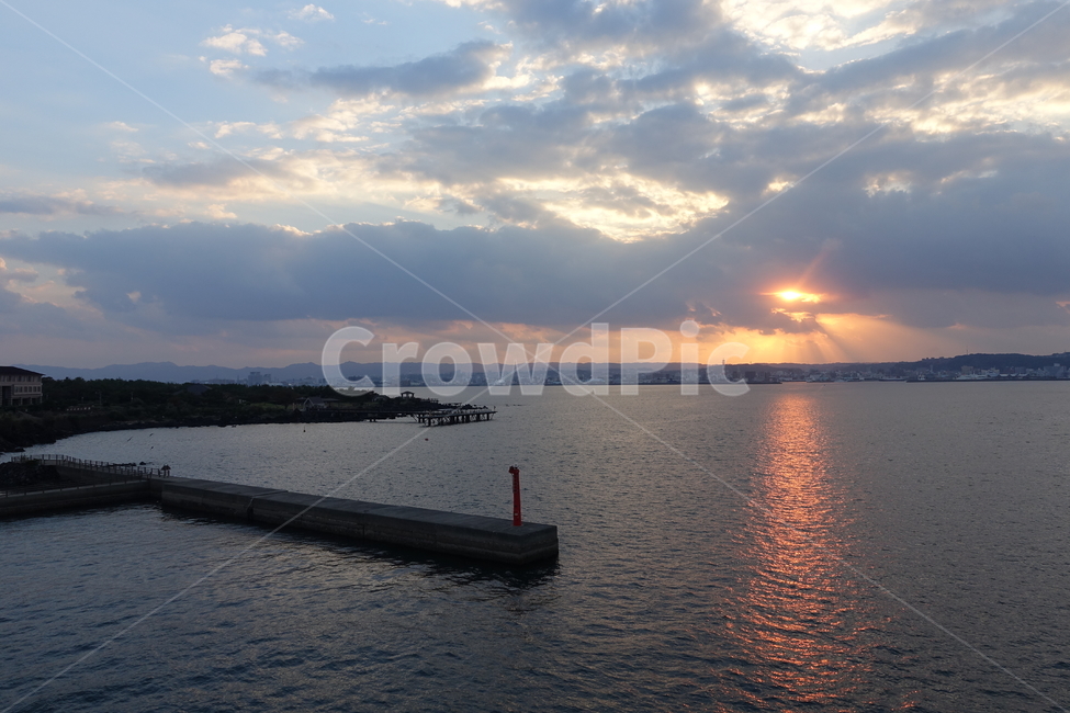 일몰,노을,바다,가고시마,빛내림,사쿠라지마,자연,풍경,nature,landscape,등대,lighthouse,water,물,waterfront,워터 프론트,pier,교각,port,포트