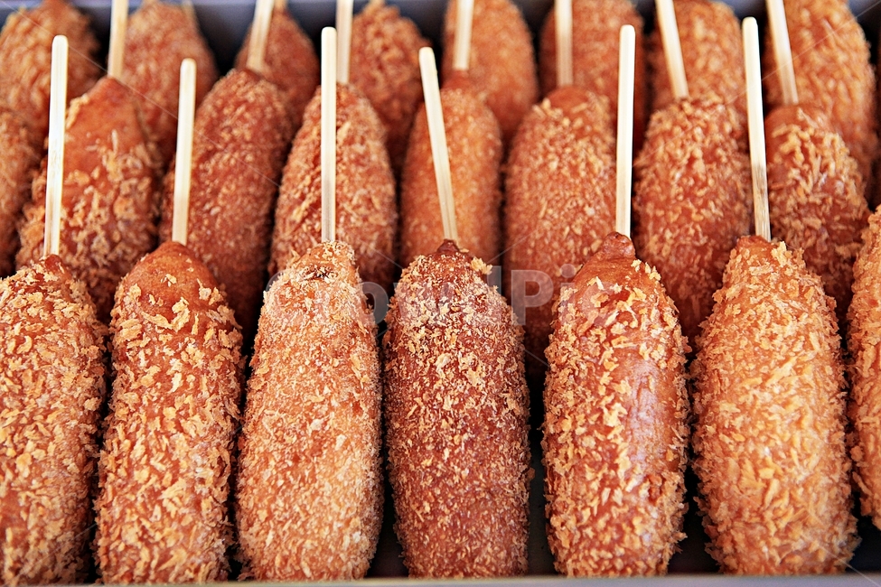 핫도그,튀김,밀가루,소세지,음식,먹거리,음식,식재료,요리,food,cook,meal,dishes,food reserves,빵,bread