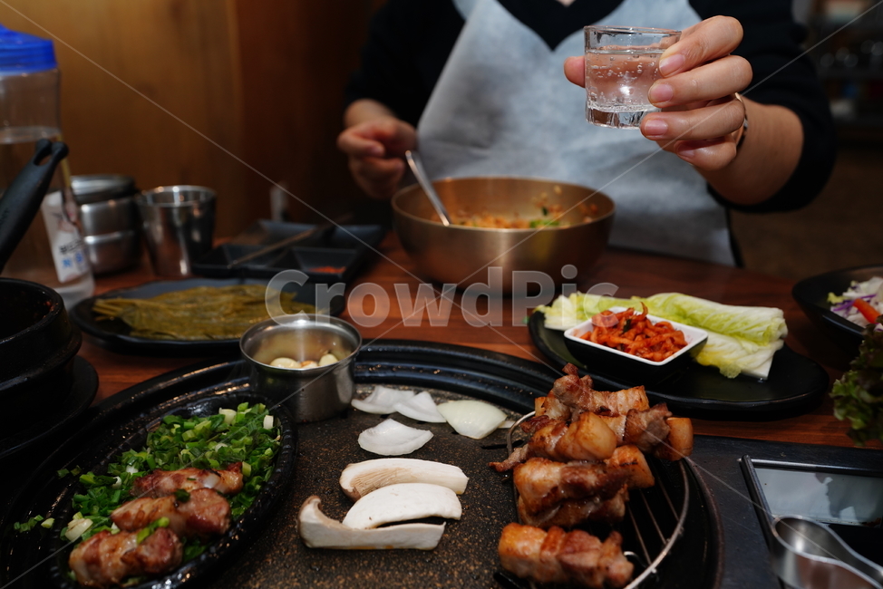 삼겹살,고기,돼지,음식,육류,육식,구이,먹거리,술안주,푸드,food,버섯,야채,음식,식재료,요리,food,cook,meal,dishes,food reserves,육류,고기,meat,한식,한국음식,한국요리,korean food,korean dishes,korean meal,korean cook