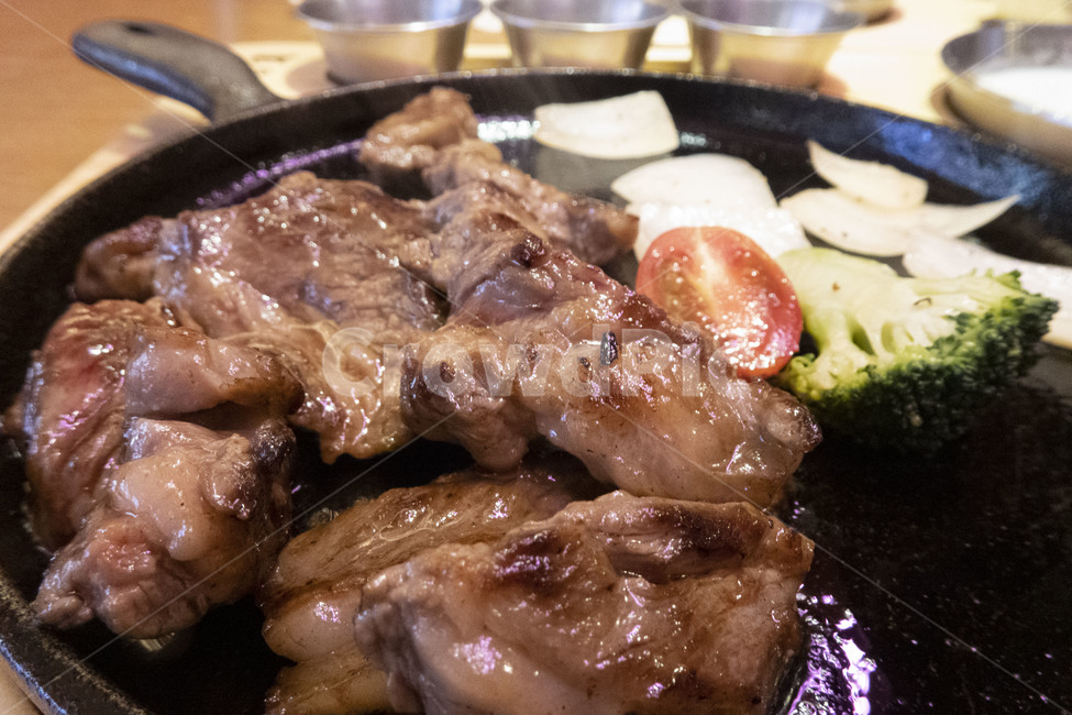 스테이크,고기,갈비,갈비스테이크,food,음식,dish,요리,식사,음식,식재료,요리,food,cook,meal,dishes,food reserves,육류,고기,meat