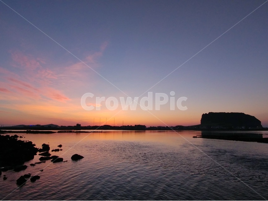 일출,풍경,감성,바탕이미지,백그라운드,자연,하늘,구름,바다,자연,풍경,nature,landscape,한국자연풍경,한국자연경관,korea nature landscape,제주도,jeju,jeju island,outdoors,옥외,water,물