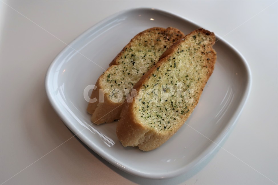 마늘빵,식전빵,바게뜨,빵,구운,마늘,접시,간식,음식,디저트,음식,식재료,요리,food,cook,meal,dishes,food reserves,빵,bread