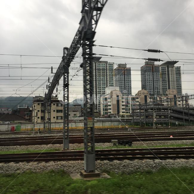 기차,기찻길,철도,아파트,도시,train,city,apartment,건물,building,railroad