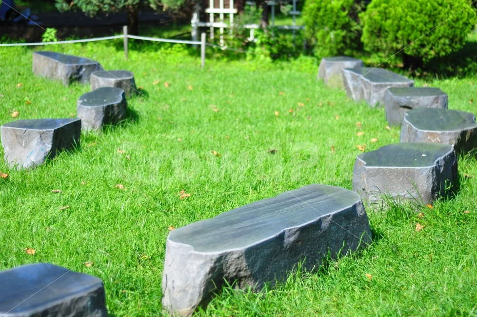 어린이대공원,정원,공원,돌,의자,돌의자,잔디,풀,쉼터,childrensgrandpark,grandpark,park,yard,grass,grassland,rocks,stones,chairs,휴식,힐링,rest,relaxation,healing