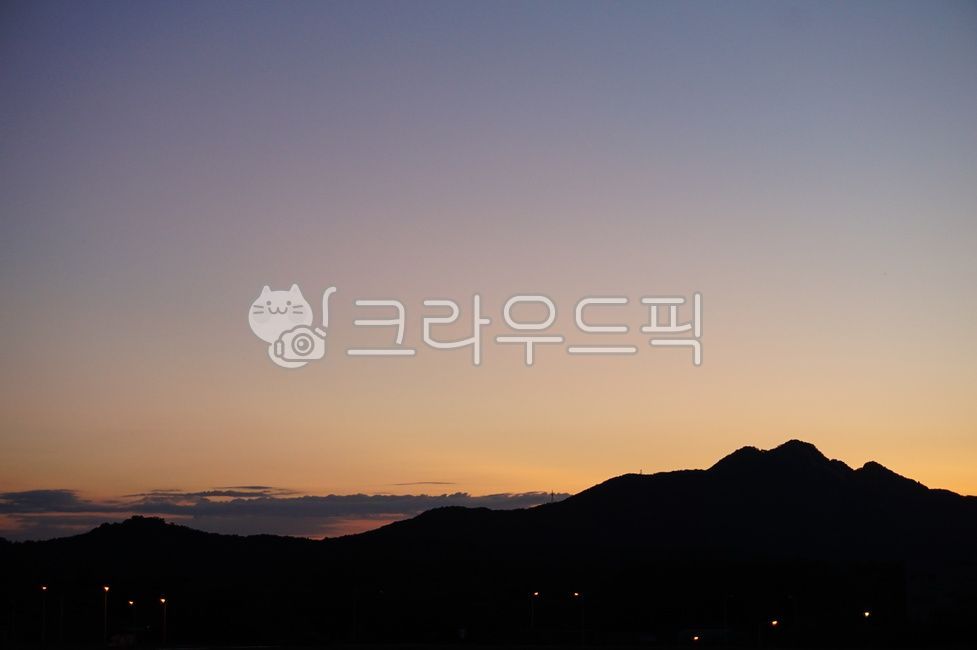 sky,mountain,outdoors,nature,clear sky,cloudless sky,sunset,Korean natural scenery