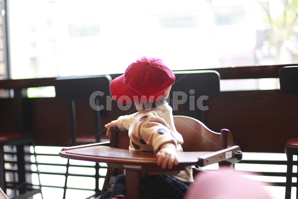 아이,모자,아기의자,작은손,빨간모자,사람,인물,인간,human,person,어린이,어린아이,child,children,kid