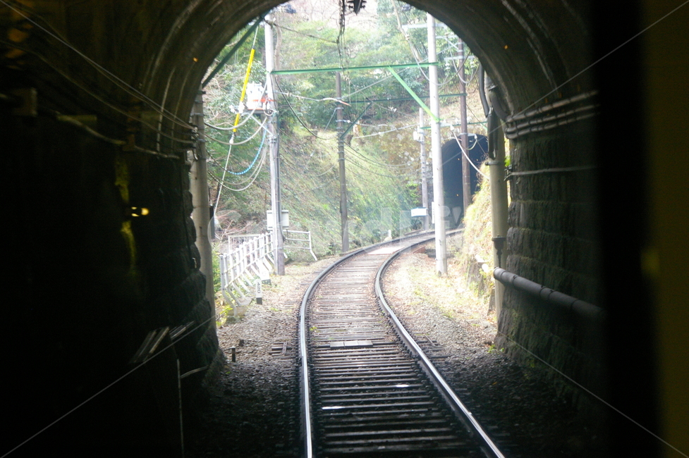 일본,도쿄,동경,철길,풍경,기차,기차안,창밖풍경,transportation,교통,traintrack,기찻길,rail,레일,railway,철도,터널,교통,교통수단,traffic,transportation