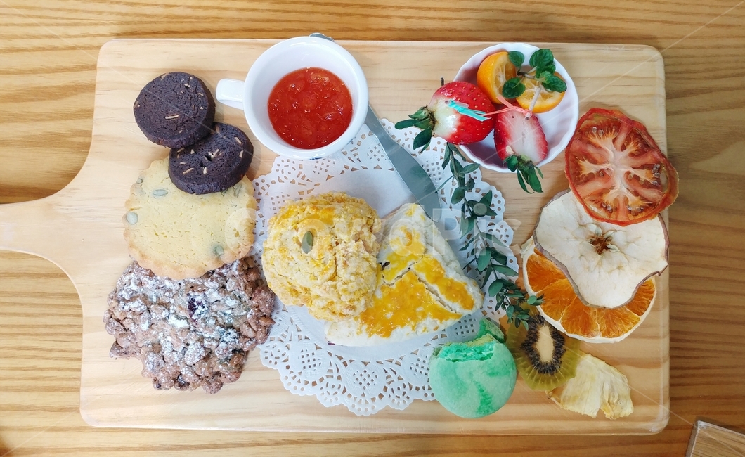 말린과일,차,쿠키,나무쟁반,마카롱,과일,음식,식재료,요리,food,cook,meal,dishes,food reserves,디저트,간식,후식,dessert,snack