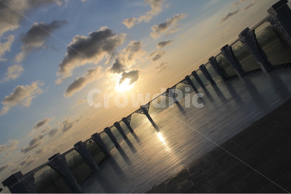 인도네시아,발리,석양,일몰,바다,하늘,대양,햇빛,sunlight,indonesia,bali,beachsunset,sunset,dusk,beforesunset,nature,자연,자연,풍경,nature,landscape,outdoors,옥외,water,물,light,빛,flare,플레어