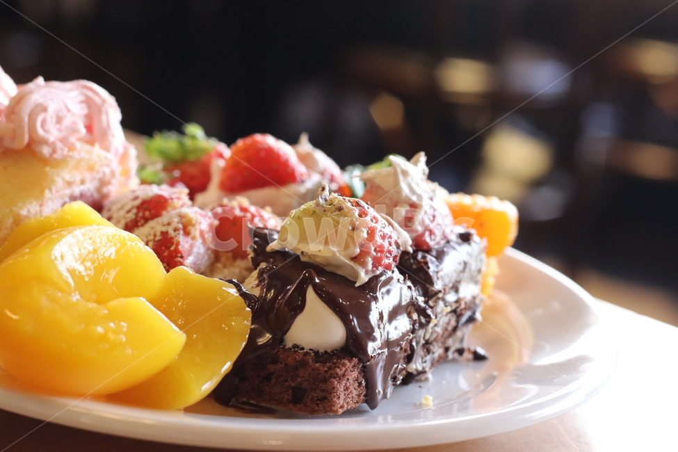 디저트,초콜릿,딸기,케이크,cake,롤케이크,롤케익,음식,식재료,요리,food,cook,meal,dishes,food reserves,디저트,간식,후식,dessert,snack