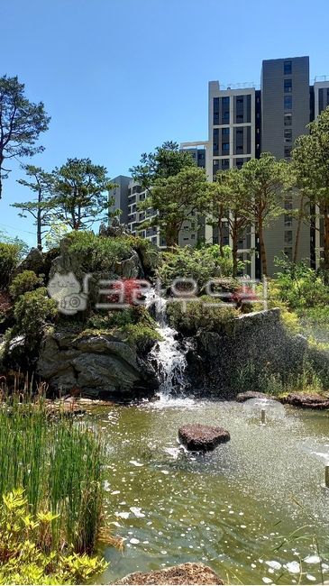아파트,석가산,폭포수,연못,정원