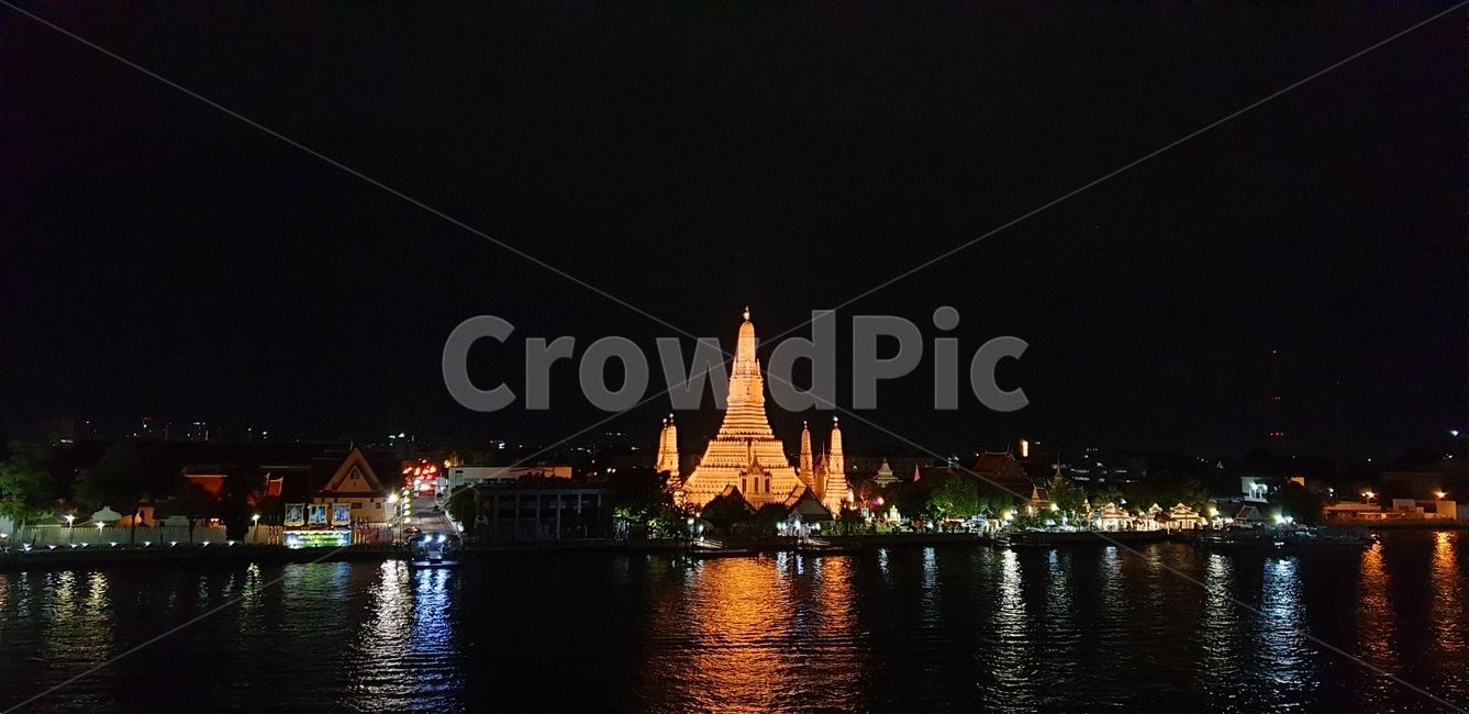 spire,첨탑,steeple,뾰족한탑,architecture,건축물,building,건물,tower,탑,태국,방콕,야경,왓아룬,강,야경,밤,풍경,nightscape,night,landscape