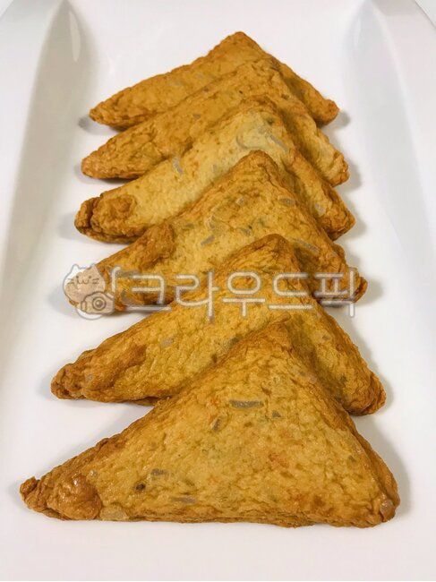 triangle fish cake,cook,Fish cake,food,Busan fish cake,meal,Busan Odeng,fish cake,dish,busan,ingredients,triangle oden,cooking