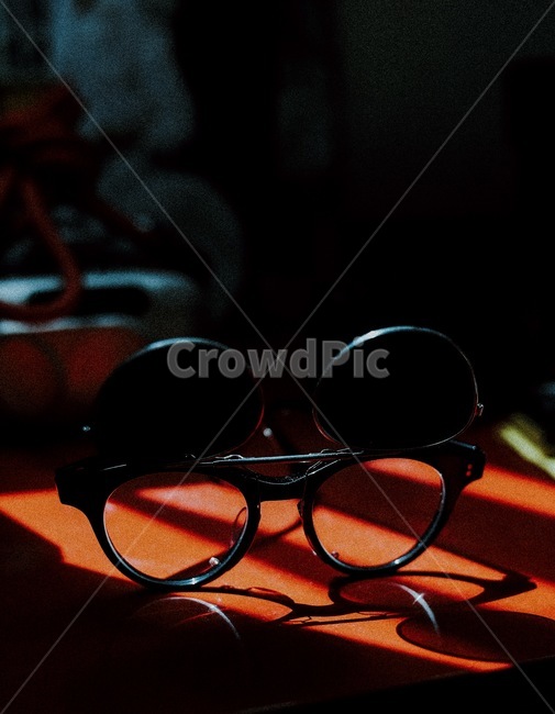 안경,선글라스,감성사진,플립업선글라스,클립온,뿔테,검정안경,glasses,flipupsunglass,sunglass,clipon,flipup,사물,물건,오브젝트,thing,object,matter