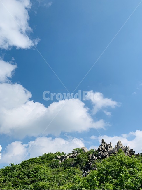 산,mountain,산정상,나무,하늘,구름,꼭대기