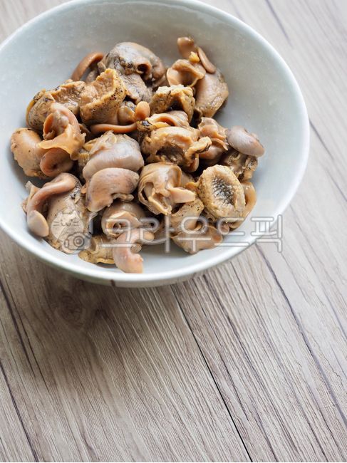 snail,lunch,foodingredients,cookingingredients,sea snail,whelk,seasnail,Food Ingredients,cooking,koreanfood,seafood,beating,Whelk,cooking ingredients,brown,spinning wheel beat,food,meal,background,fresh