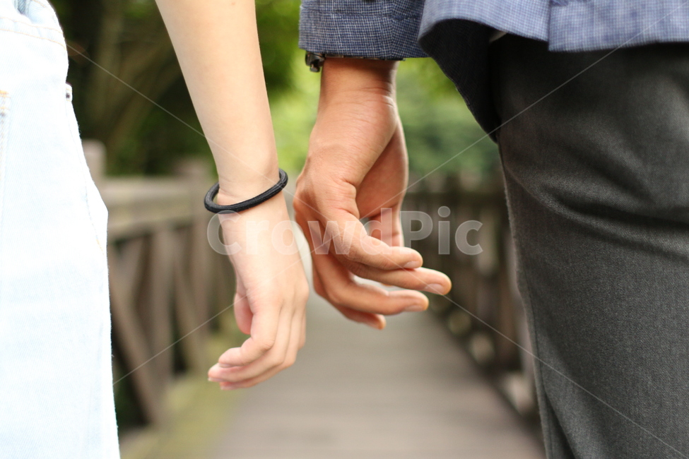 손,설렘,스치다,커플,사랑,인물사진,아웃포커싱,썸,사람,인물,인간,human,person,신체일부,몸,body,연인,커플,사랑,lover,couple
