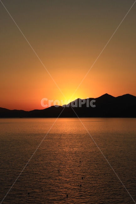 일몰,해넘이,풍경,자연,바다,하늘,해,남해,자연,풍경,nature,landscape,outdoors,옥외,land,땅,dusk,황혼,sunset,sky,dawn,새벽,red sky,붉은 하늘