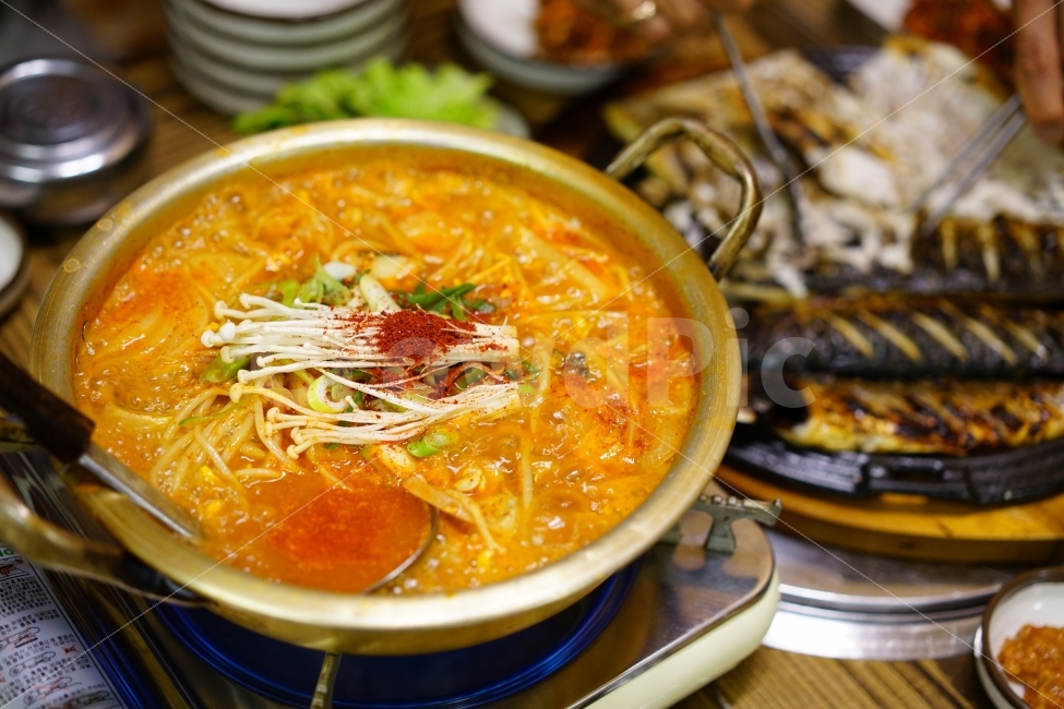 국물,국물요리,동태탕,탕,식사,저녁,메뉴,먹방,먹부림,시원,얼큰,동태,밥,디너,행복,푸짐,음식,식재료,요리,food,cook,meal,dishes,food reserves,한식,한국음식,한국요리,korean food,korean dishes,korean meal,korean cook