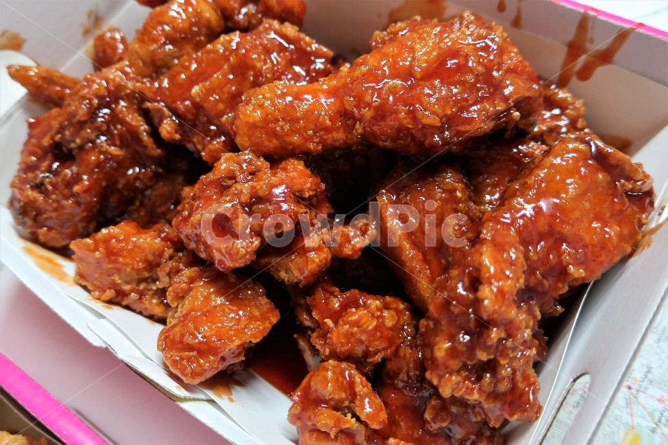 치킨,양념,배달,음식,튀김,통닭,야식,치맥,닭고기,닭다리,음식,식재료,요리,food,cook,meal,dishes,food reserves,육류,고기,meat