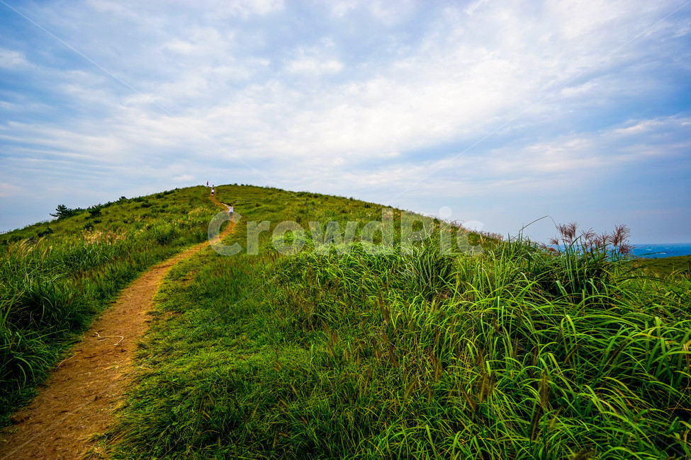 용눈이오름,오름,제주도,풍경,하늘,구름,자연,한국자연풍경,바다,제주,푸른,맑음