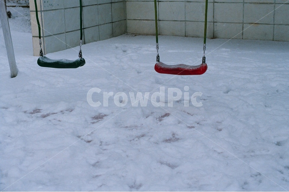 눈,겨울,놀이터,그네,어린시절의놀이터,겨울,계절,winter,season,놀이공원,놀이동산,놀이터,amusement park,playground