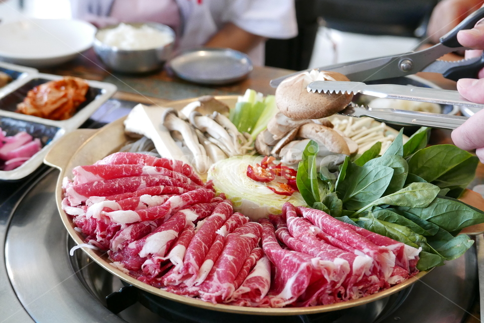 식사,소고기,전골,버섯,food,meal,고기,소고기전골,요리,한식,음식,식재료,요리,food,cook,meal,dishes,food reserves,육류,고기,meat