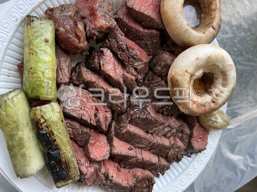 야채,가니쉬,스테이크,고기,소고기,안심,버섯