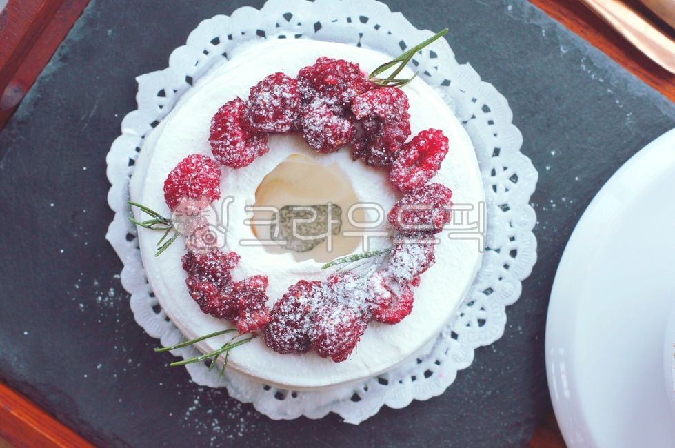 chiffon cake,freshcreamcake,donut cake,cakedecorating,cafe,birthday cake,dessert,Cafe Menu,raspberrycake,donutcake,cake decoration,cakedecoration,Raspberry Cake,creamcake,raspberrywhippedcreamcake,cafemenu,Raspberry whipped cream cake