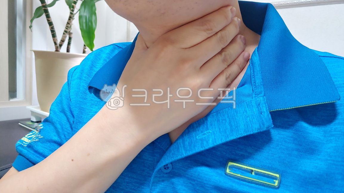 인후통,목감기,편도선염,호흡기질환,목아픔,감기,의료,질환,목통증,목,코로나,corona,후유증